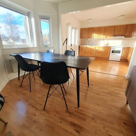 3 Laegenheter Med Totalt 5 Sovrum Och 8 Baeddar Ruda Exteriör bild