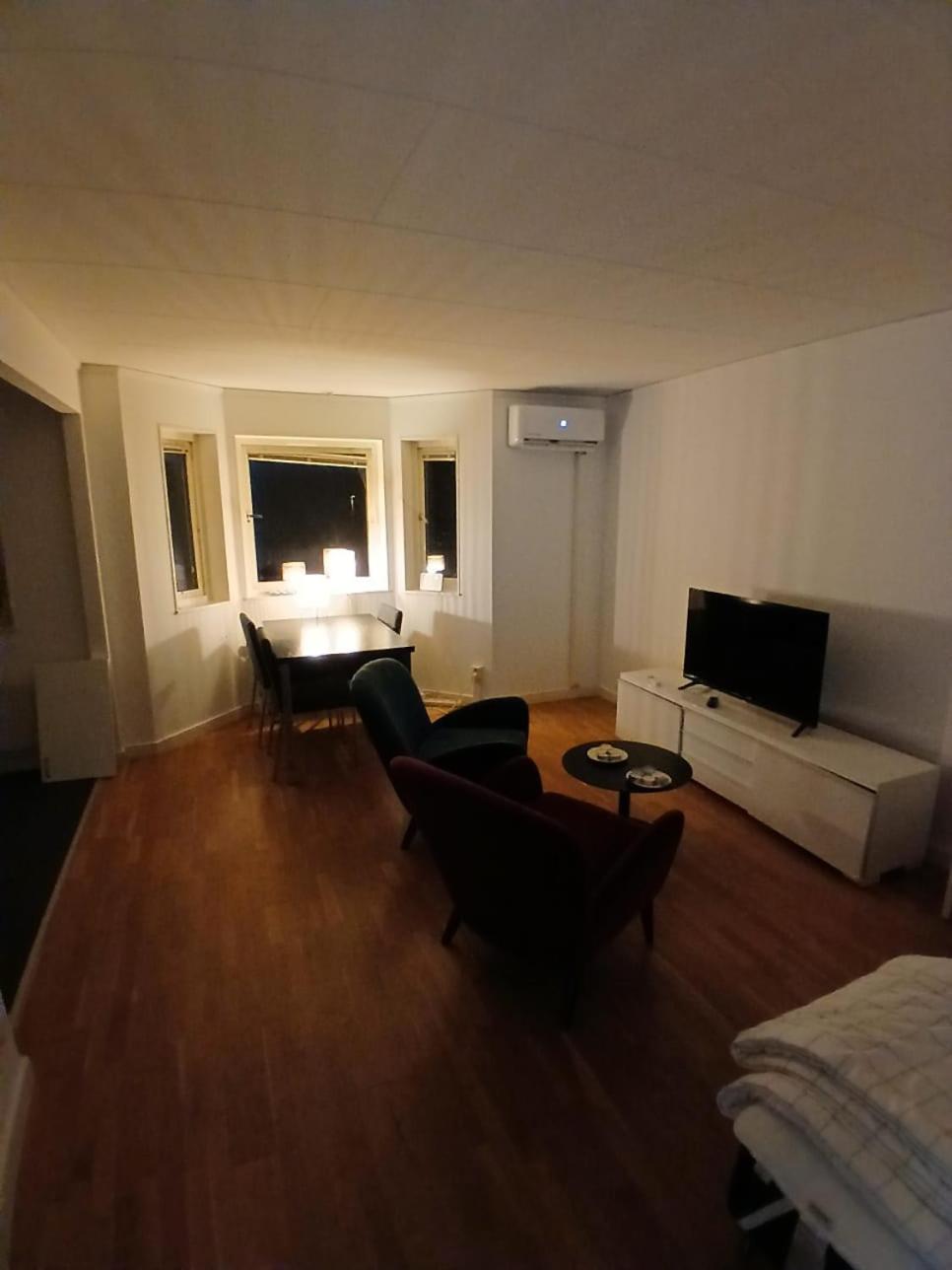 3 Laegenheter Med Totalt 5 Sovrum Och 8 Baeddar Ruda Exteriör bild