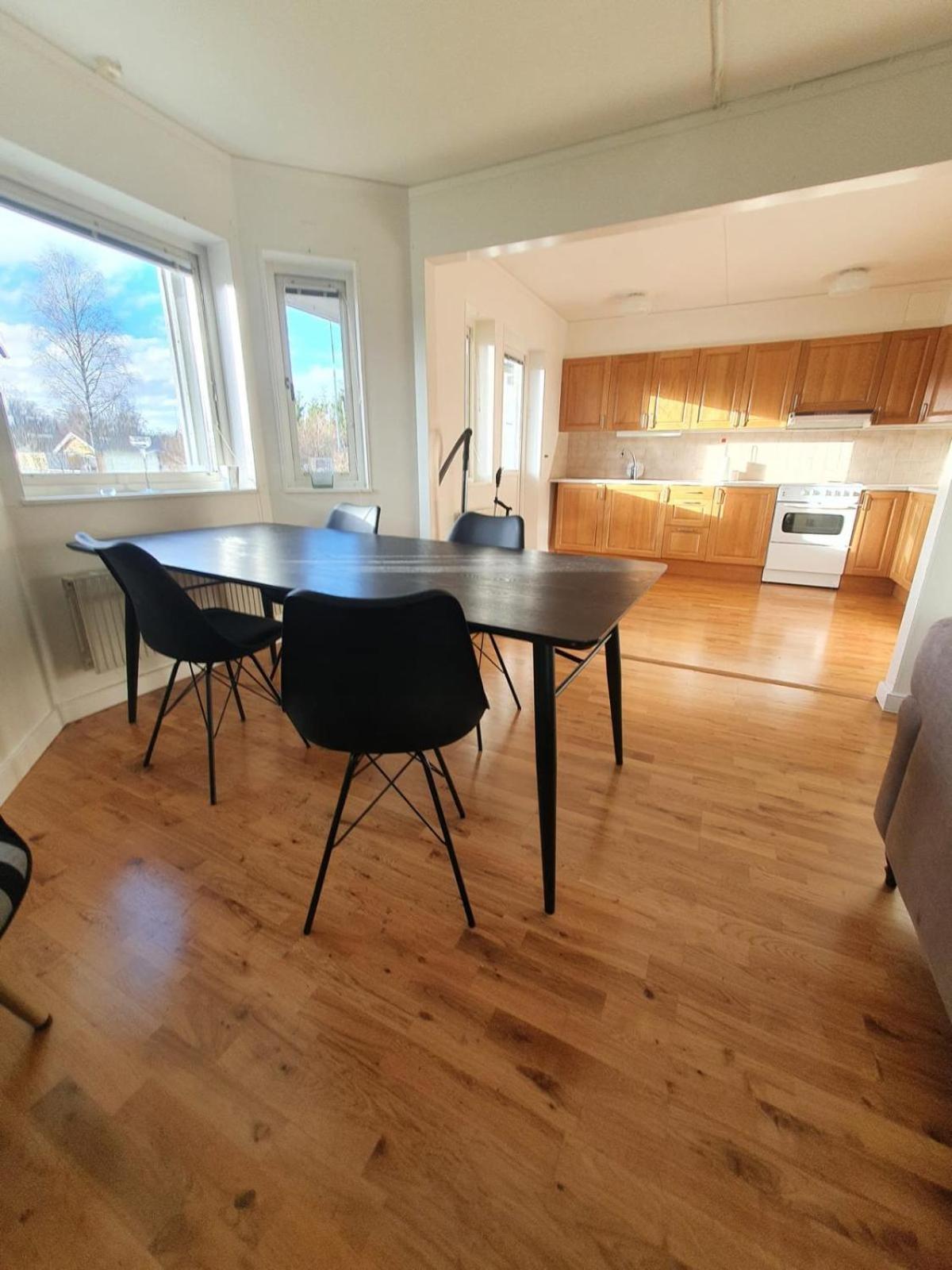 3 Laegenheter Med Totalt 5 Sovrum Och 8 Baeddar Ruda Exteriör bild